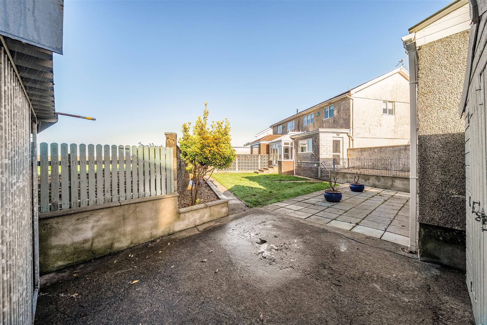 The Dell, Pontlliw, Swansea, SA4 9ET